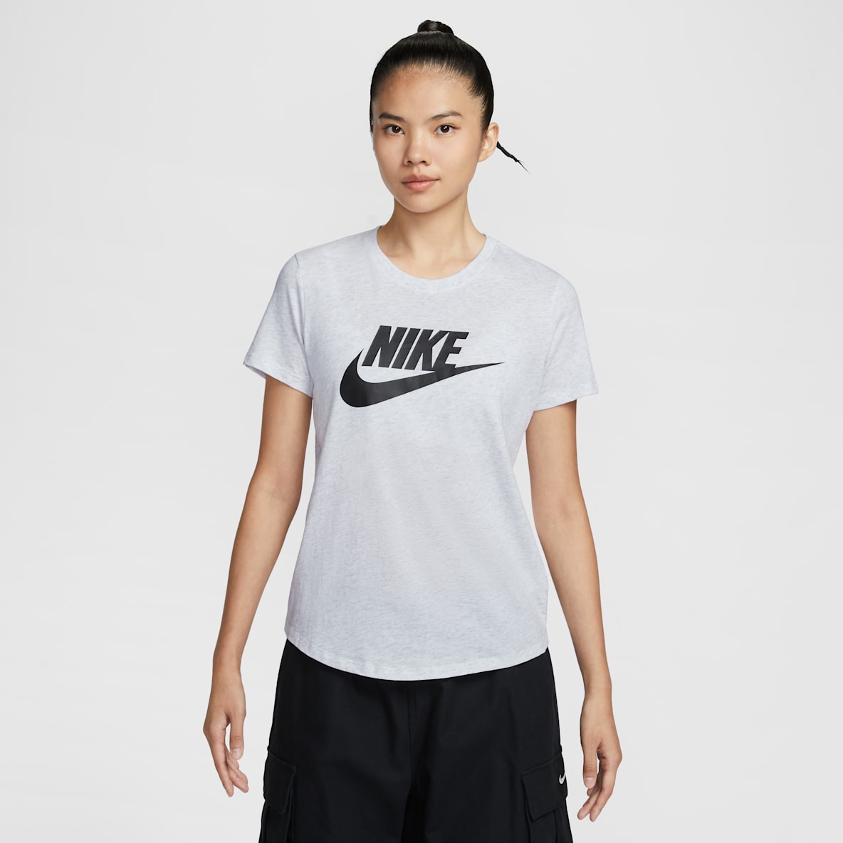 Nike Sportswear Essentials Nike Sportswear Essentials Women's Logo T-Shirt