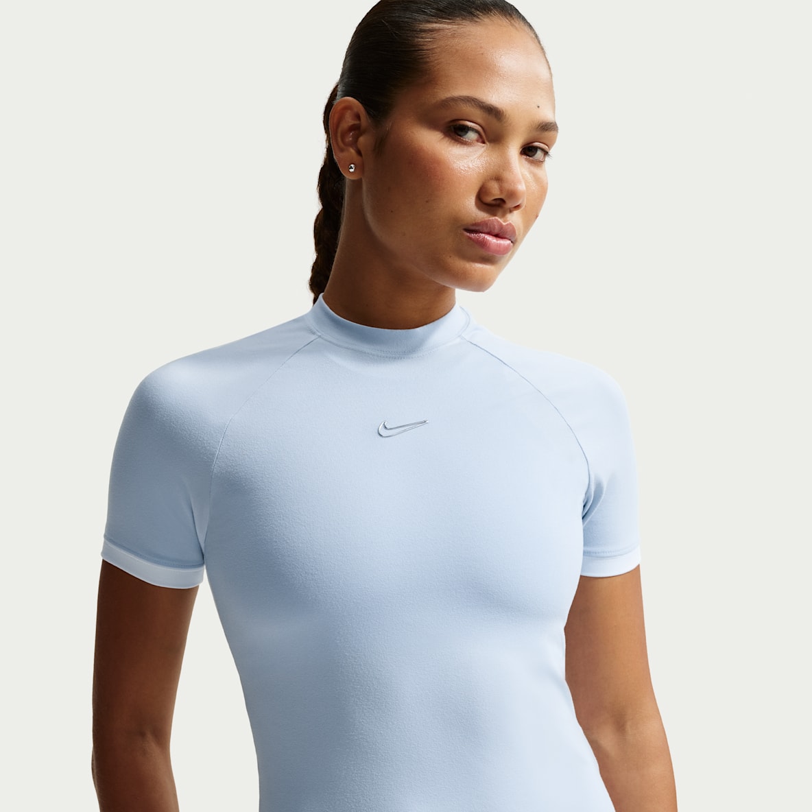 Nike Sportswear Haut slim à manches courtes pour femme