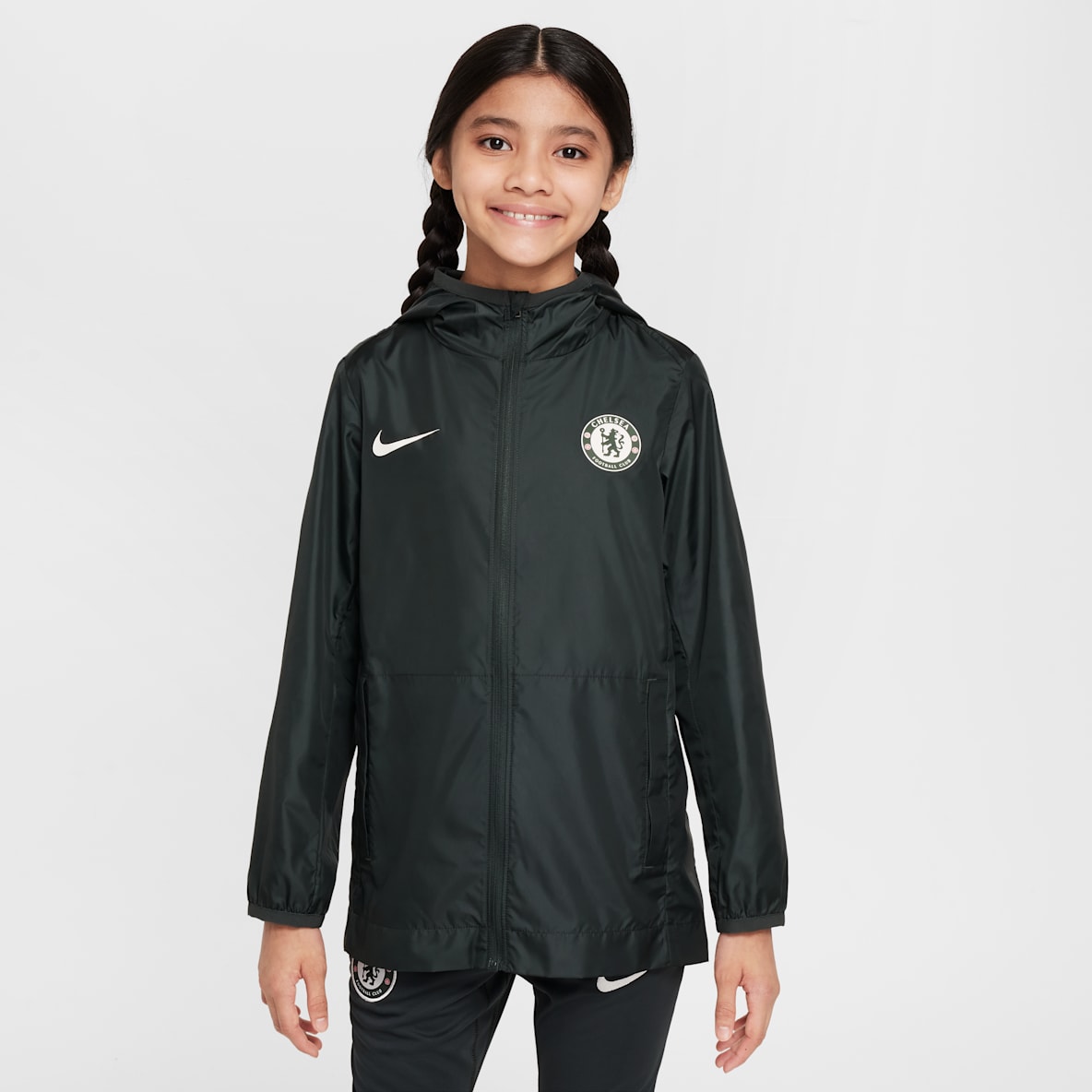 Chelsea FC Academy Pro Chelsea FC Academy Pro Nike Soccer kapucnis esőkabát nagyobb gyerekeknek