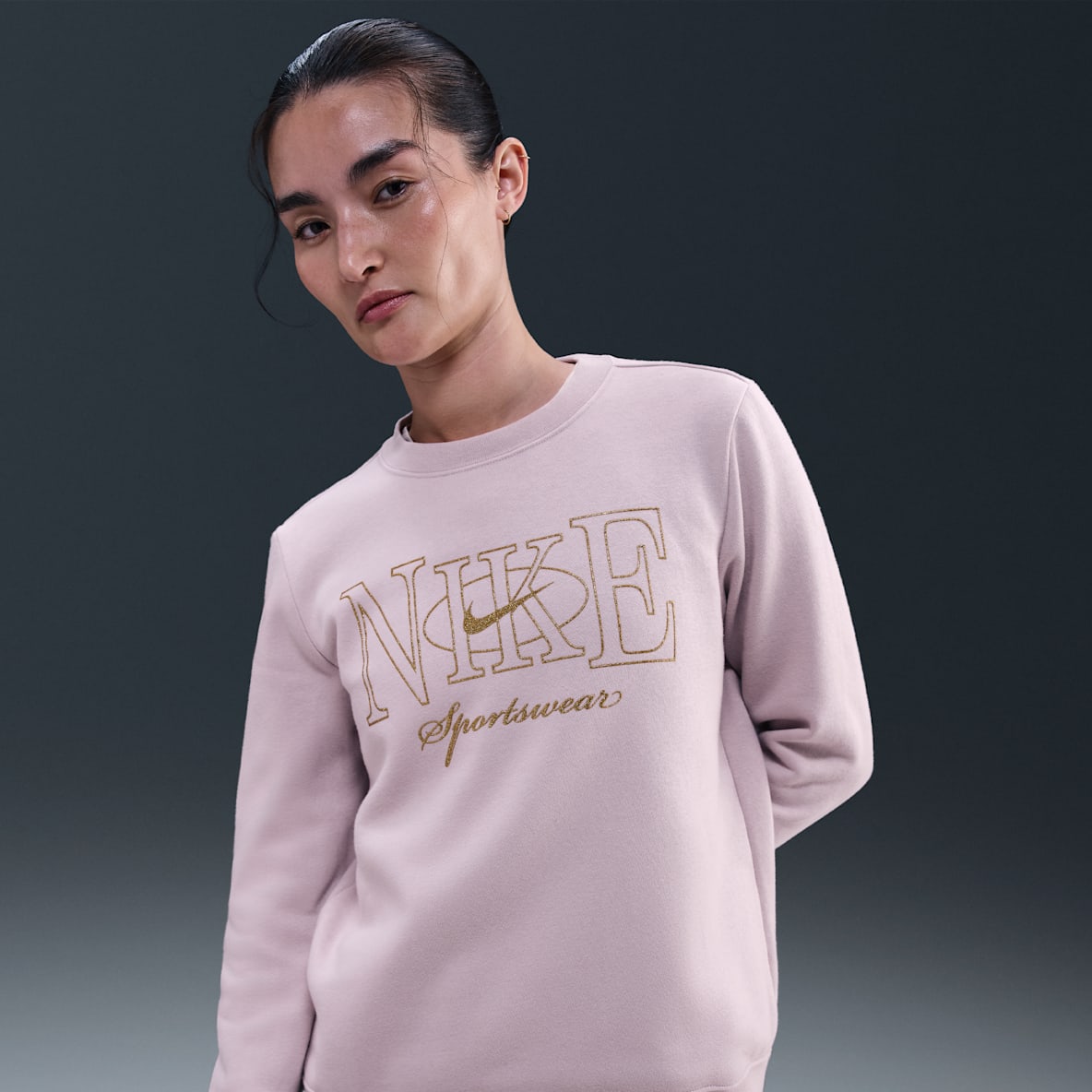 Nike Sportswear Club Fleece Nike Sportswear Club Fleece Women's Pullover Crew-Neck Sweatshirt