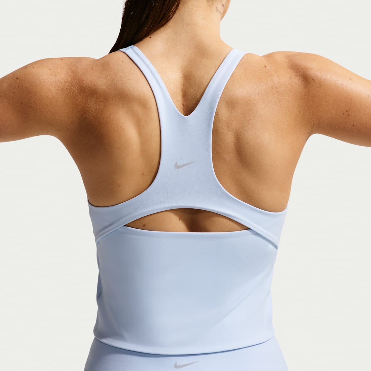 Nike Zenvy Camiseta de tirantes con bra deportivo de baja sujeción para mujer