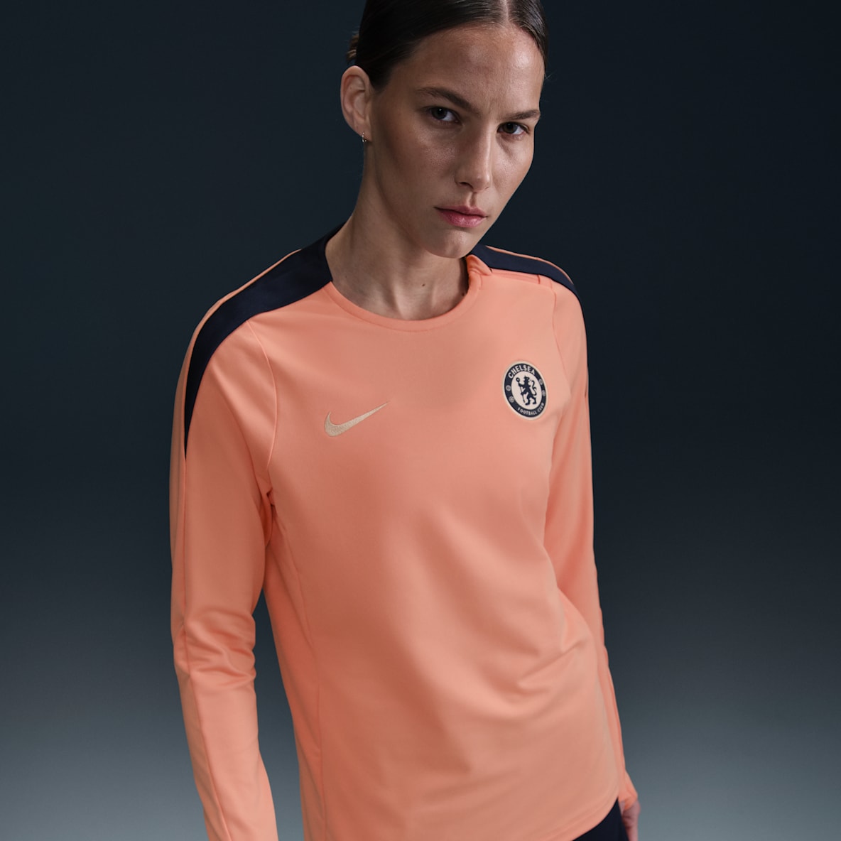 FC Chelsea Strike Special Edition FC Chelsea Strike Special Edition Nike Dri-FIT-Oberteil mit Rundhalsausschnitt aus Strickmaterial (Damen)
