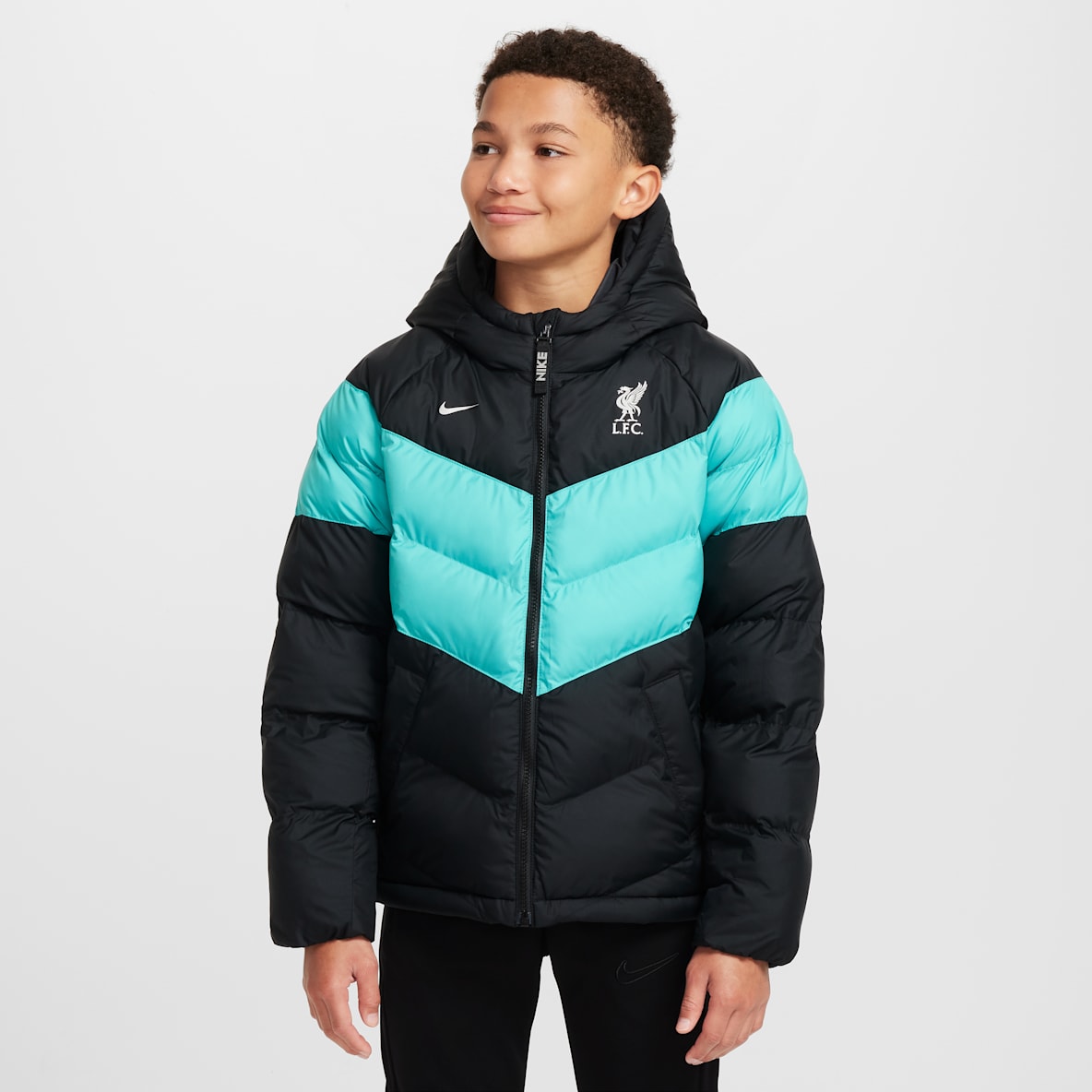 Liverpool F.C. Liverpool F.C. Older Kids' Nike Football Synthetic-Fill Hooded Jacket