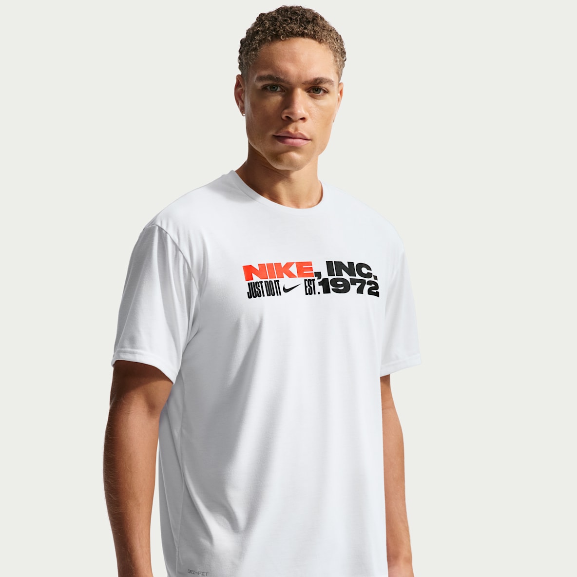 Nike Swim Hydroguard Men's Dri-FIT UV Short Sleeve Top