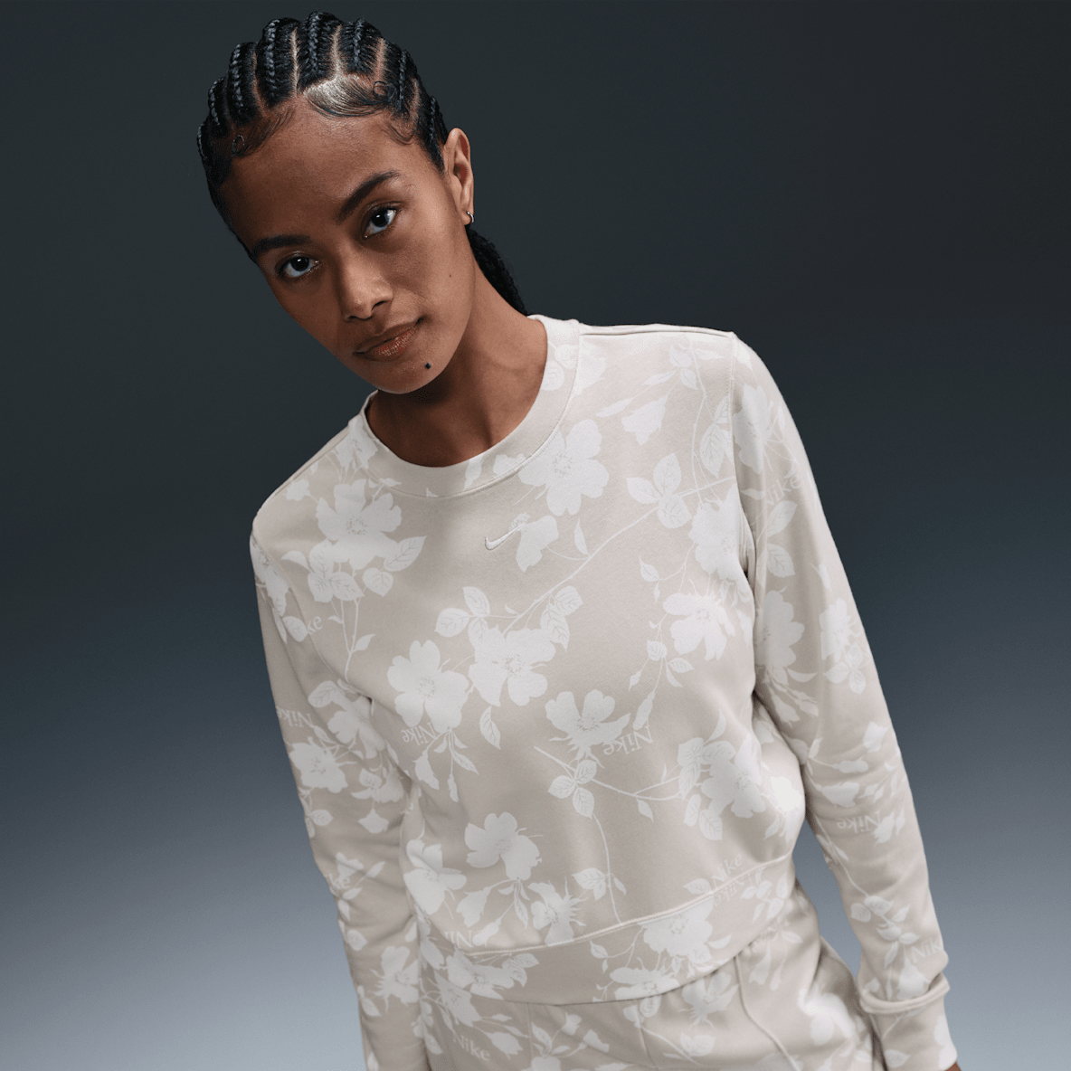 Nike Sportswear Chill Terry Nike Sportswear Chill Terry Women's Crew-Neck French Terry Printed Sweatshirt