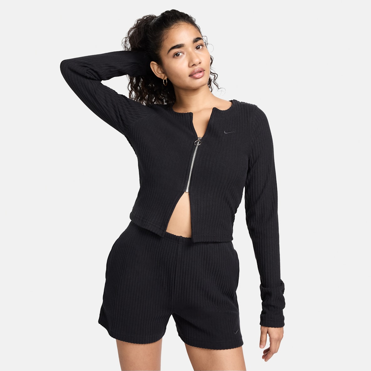 Nike Sportswear Chill Rib Nike Sportswear Chill Rib Schmal geschnittene Strickjacke mit durchgehendem Reißverschluss (Damen)