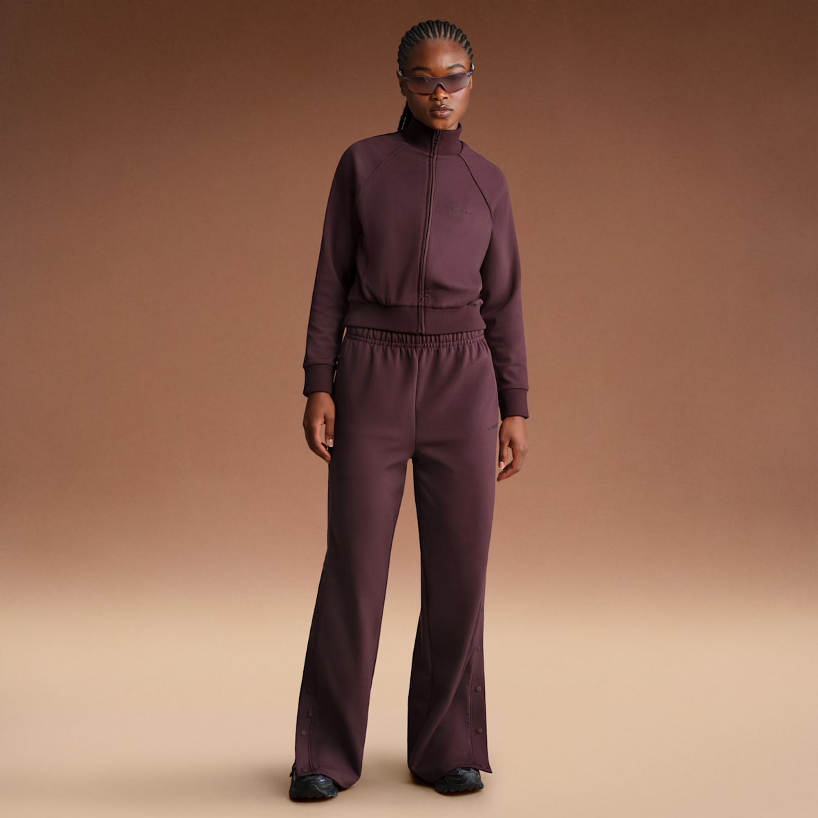 NikeSKIMS Matte Tricot NikeSKIMS Matte Tricot Pants con botones a presión laterales para mujer