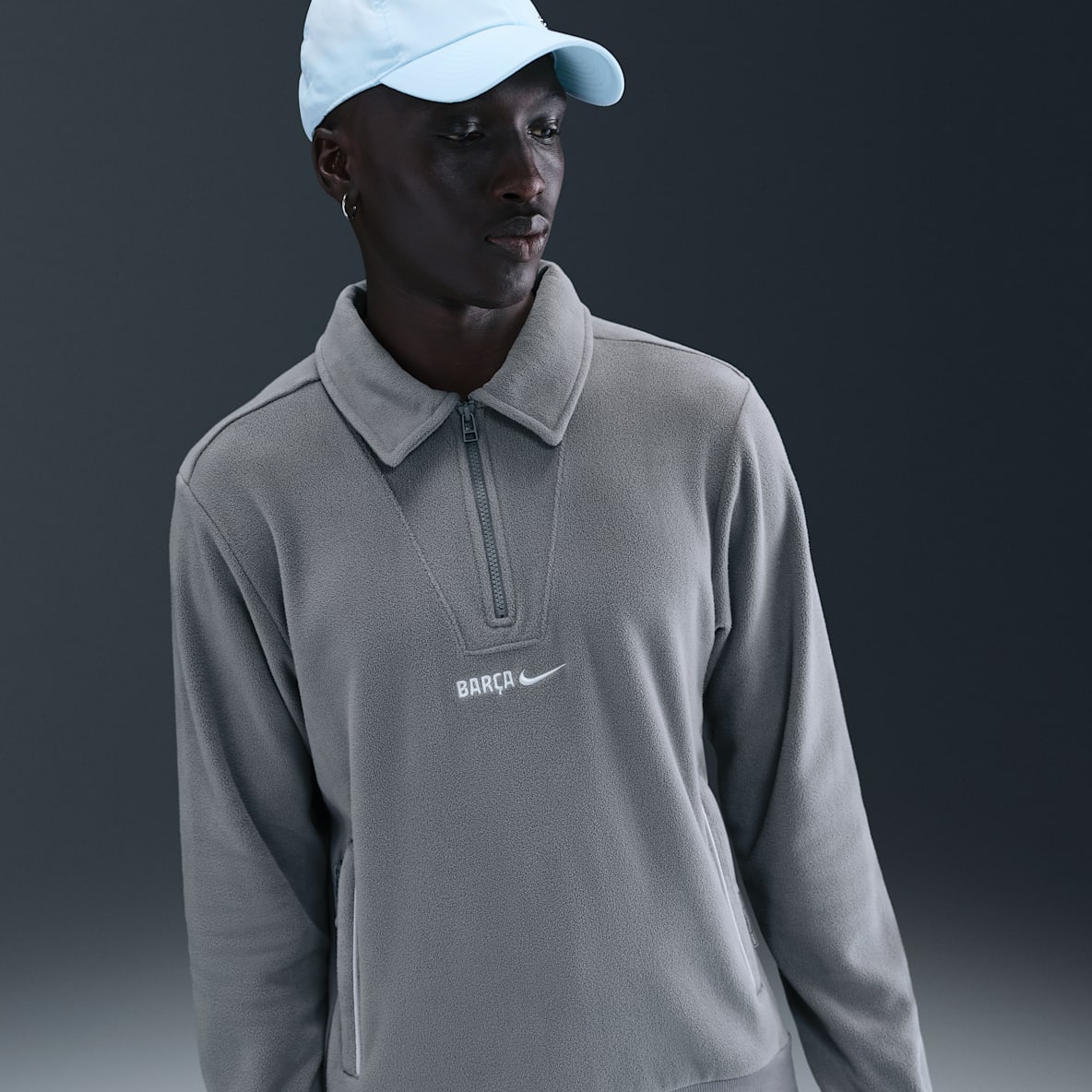 FC 바르셀로나 컬처 오브 풋볼 FC 바르셀로나 컬처 오브 풋볼 남성 나이키 써마 핏 윈터라이즈드 축구 탑