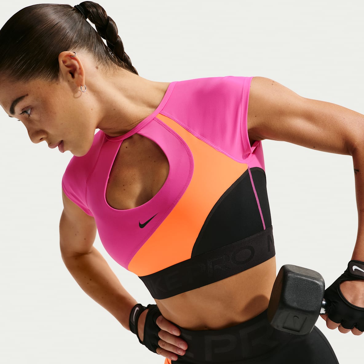 Nike Pro Sculpt Sujetador deportivo acolchado de manga corta y sujeción media para mujer
