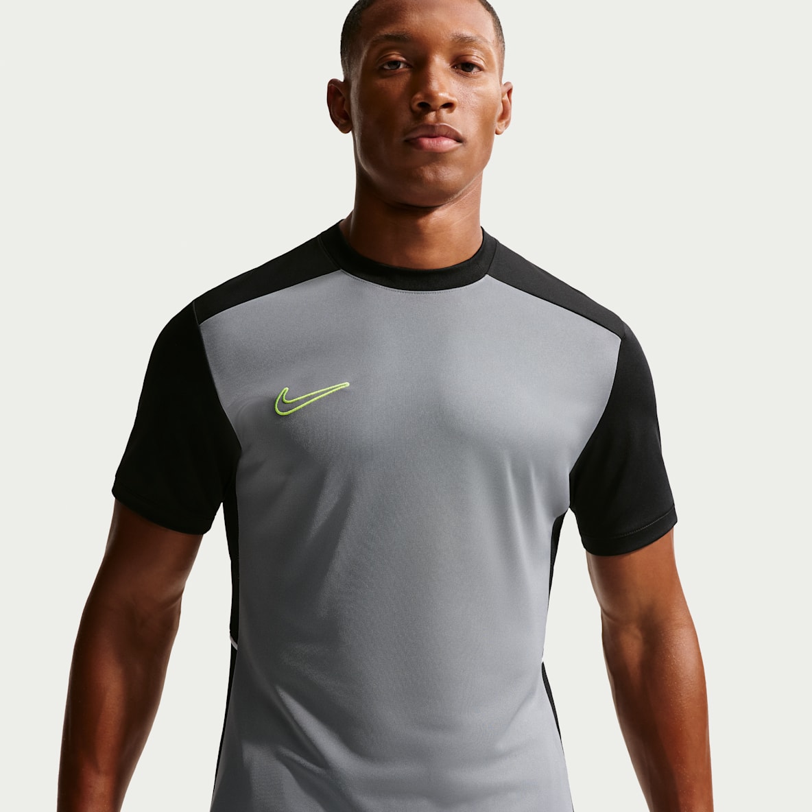 Nike Academy Dri-FIT Kurzarm-Fußballoberteil (Herren)