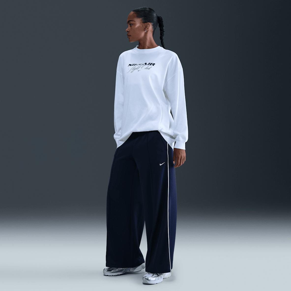 Nike Sportswear Nike Sportswear Pants de entrenamiento de tiro medio y pierna amplia para mujer