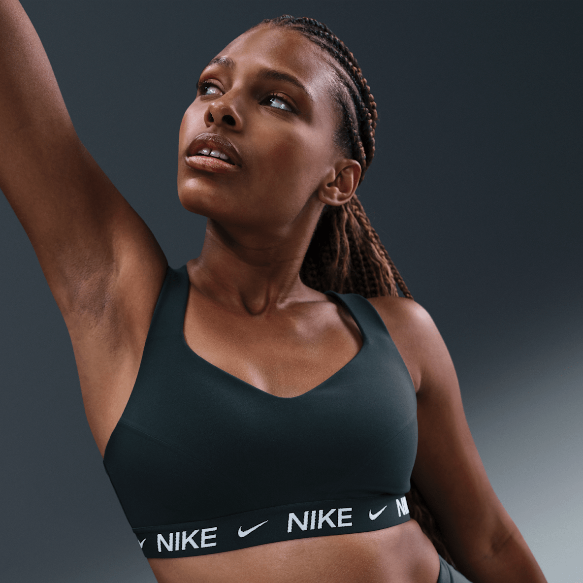 Nike Indy High Support Nike Indy High Support Damski regulowany stanik sportowy z wkładkami