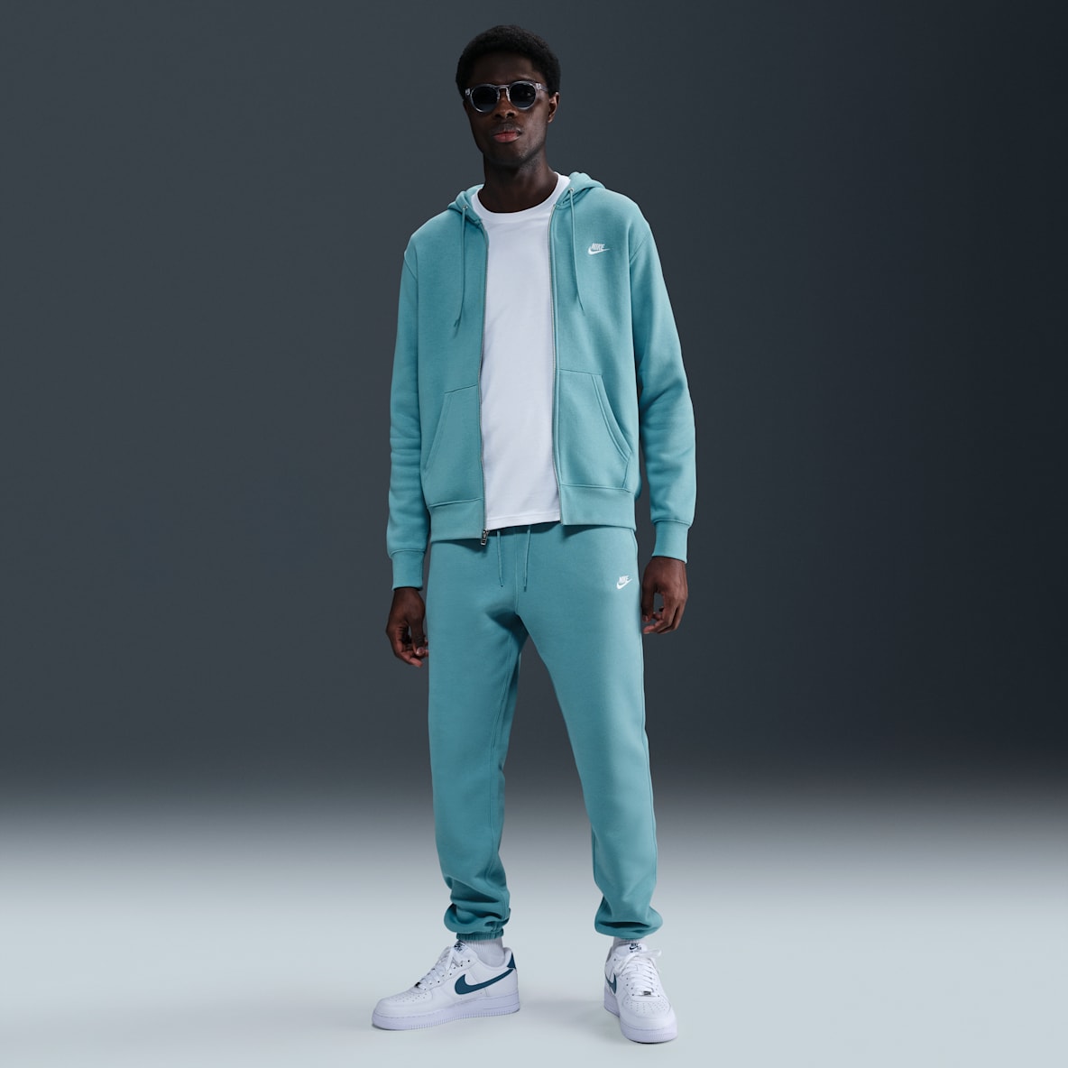 Nike Club Nike Club Pants de tejido Fleece cepillado con puños para hombre