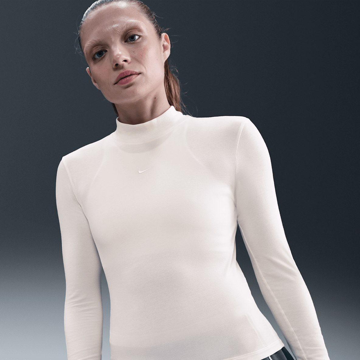 Nike Sportswear Chill Knit Nike Sportswear Chill Knit Women's Slim Long-Sleeve Mock-Neck T-Shirt