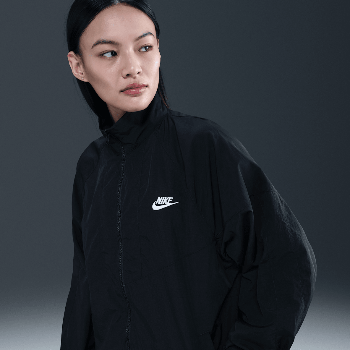 Nike Sportswear Windrunner เสื้อแจ็คเก็ตโอเวอร์ไซส์ผู้หญิง