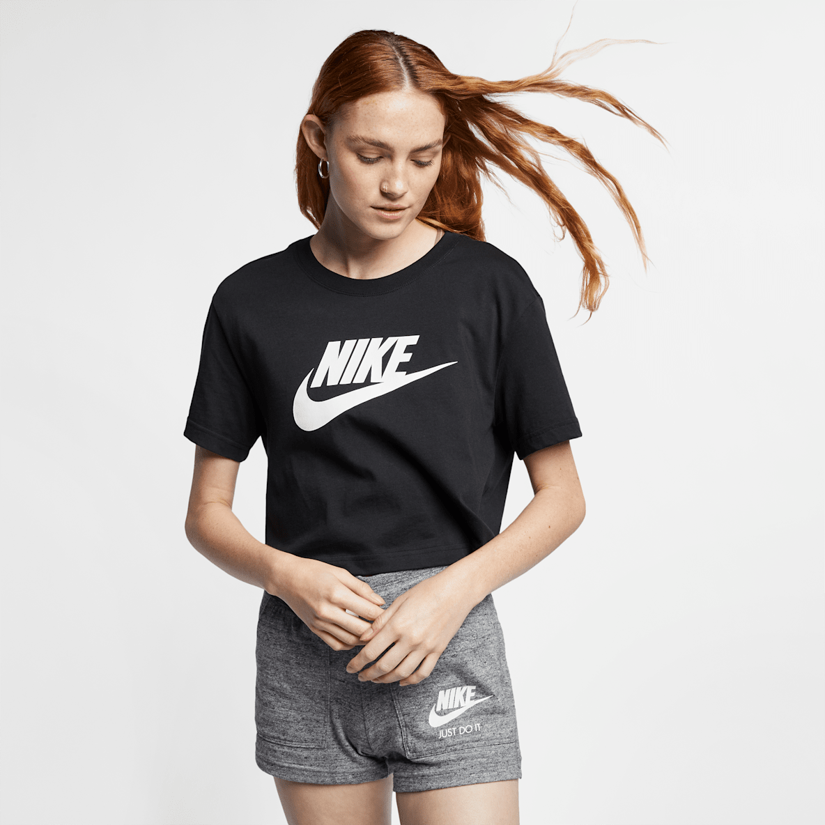 Nike Sportswear Essential Nike Sportswear Essential Women's Cropped Logo T-Shirt