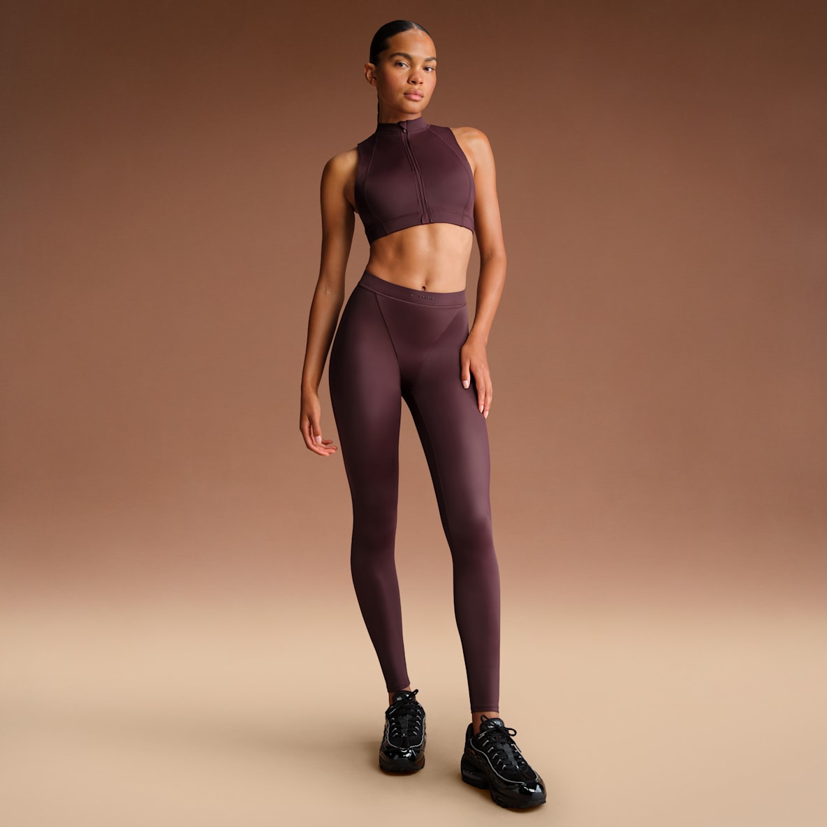 NikeSKIMS Shine NikeSKIMS Shine Women's High-Waisted V-Panel 26" Leggings