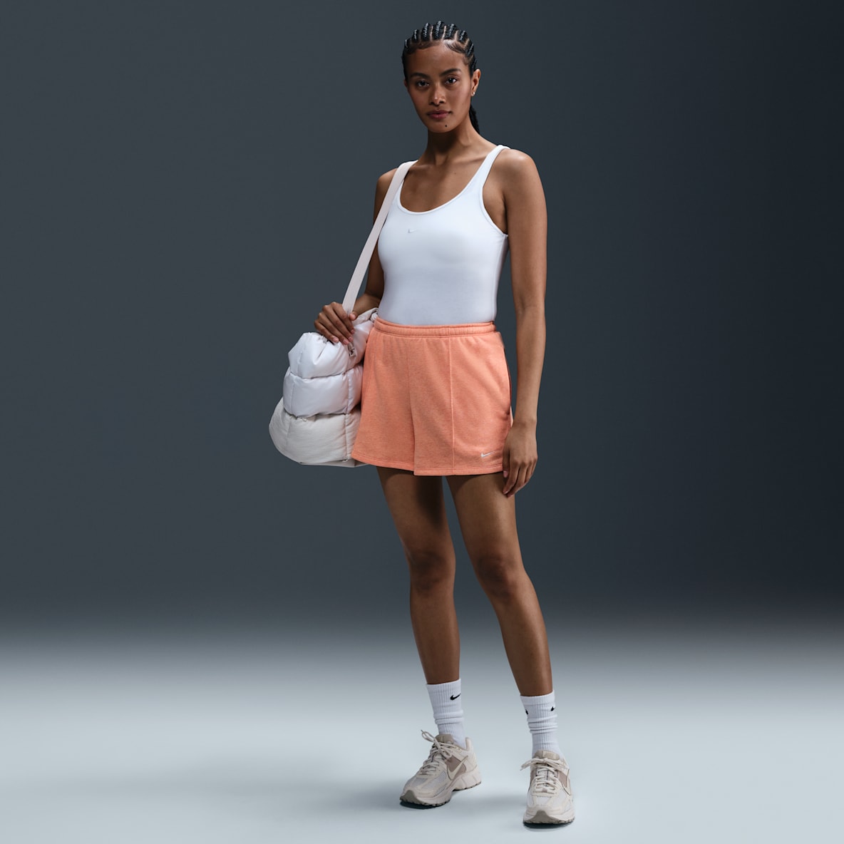 Nike Sportswear Chill Terry Nike Sportswear Chill Terry Frottéshorts med mellomhøyt liv til dame