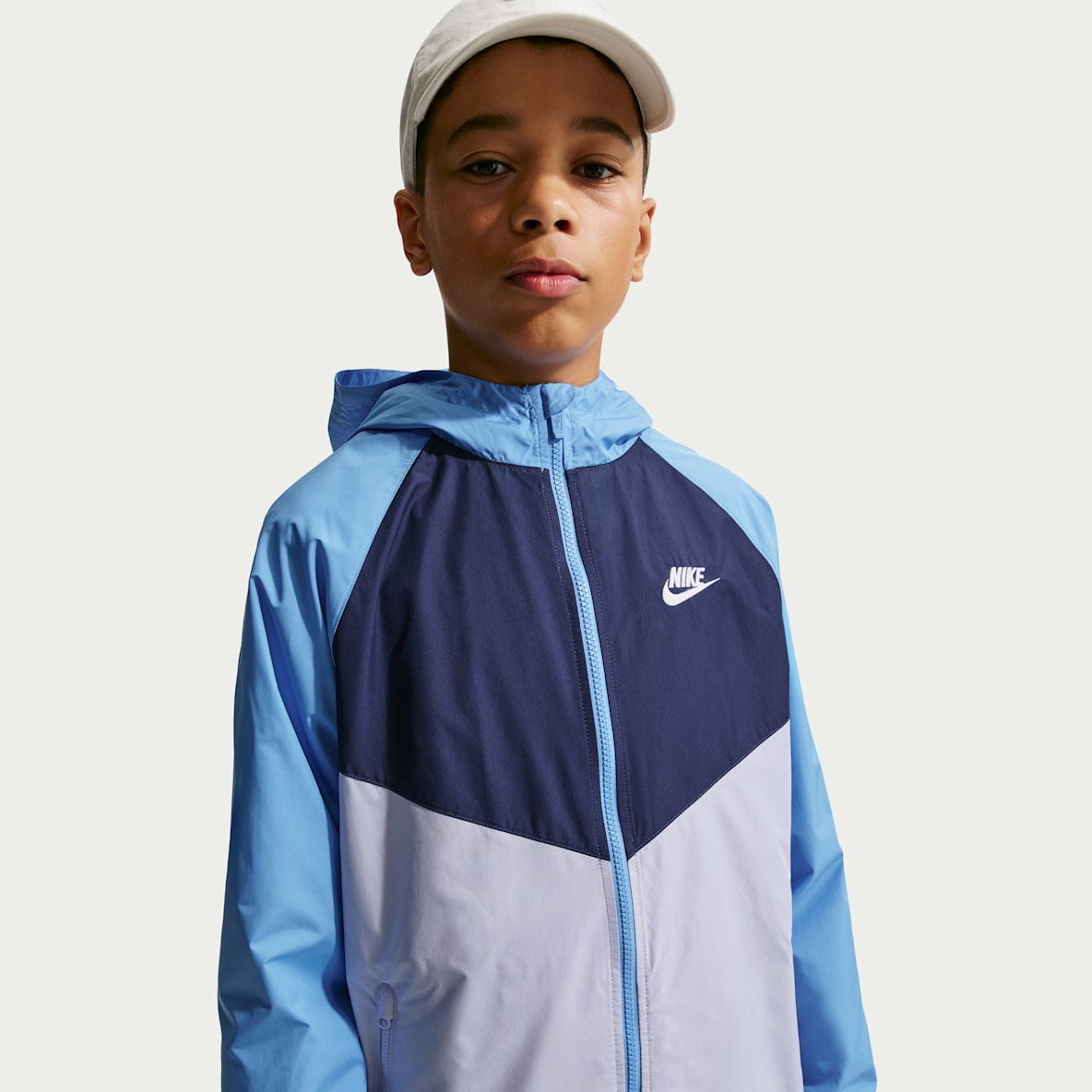 Nike Sportswear Windrunner Chamarra Repel con gorro para niños talla grande