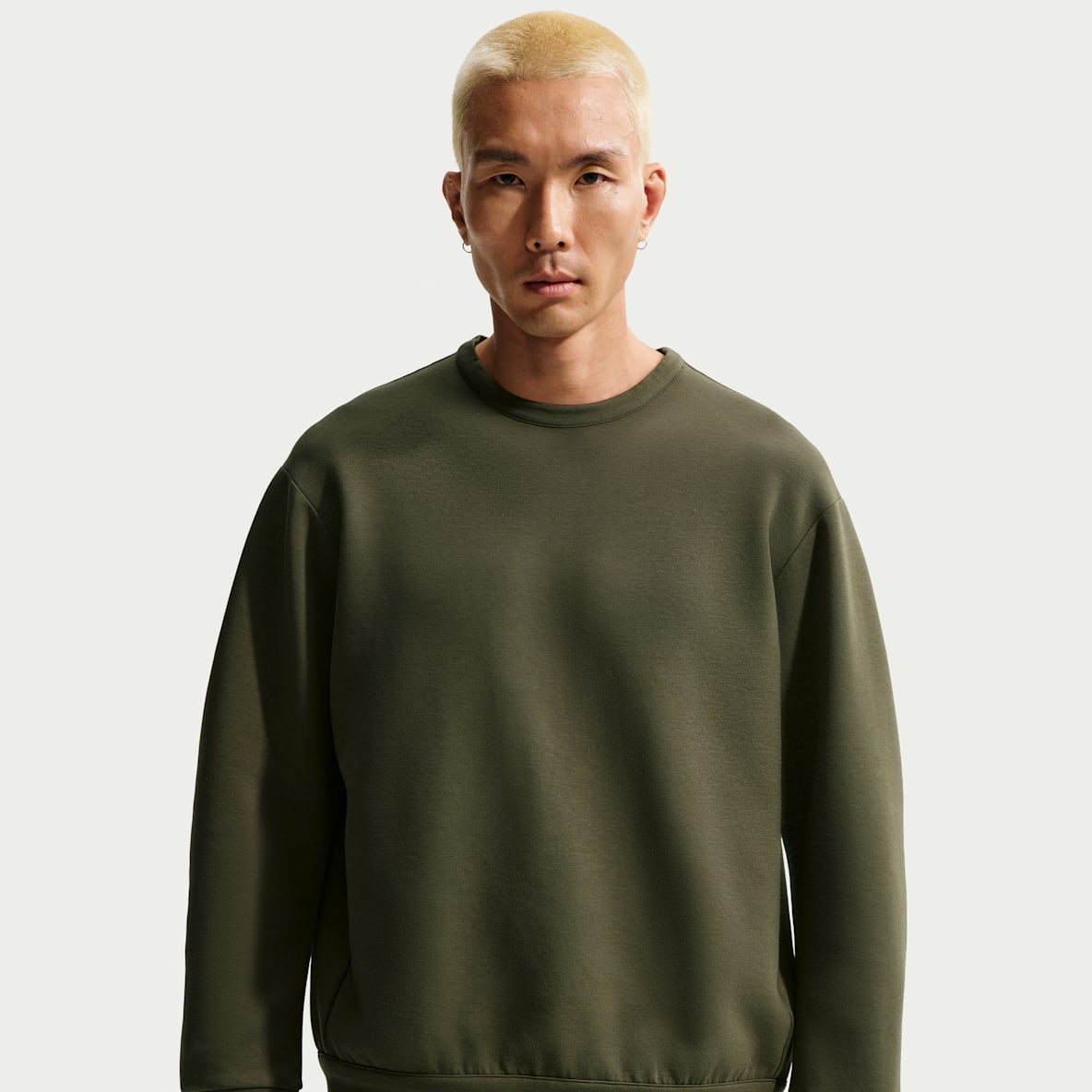 Nike 24.7 ImpossiblySoft Nike 24.7 ImpossiblySoft Pánská mikina Dri-FIT s kulatým výstřihem