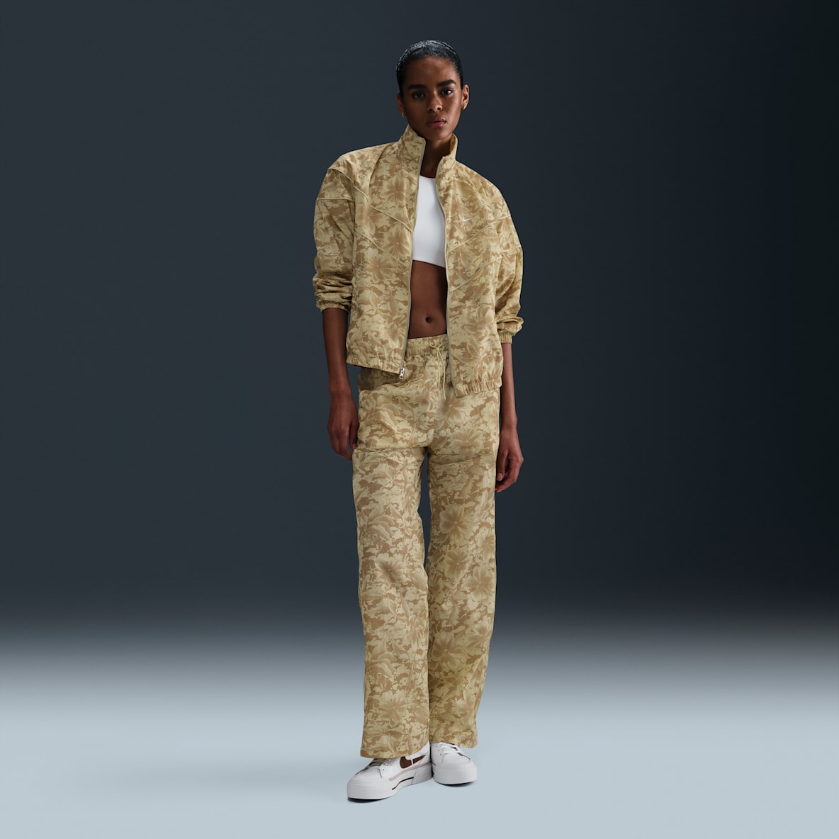 Nike Sportswear Windrunner Nike Sportswear Windrunner Pants de tejido Woven estampados de tiro medio con protección contra los rayos UV para mujer