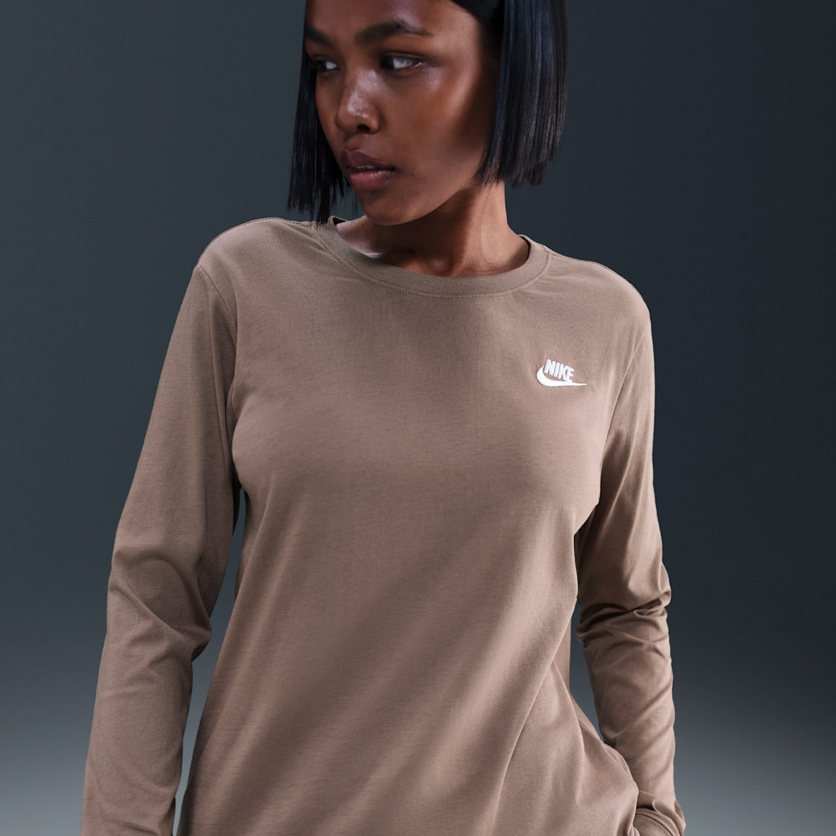 Nike Sportswear Club Women's Long-Sleeve T-Shirt