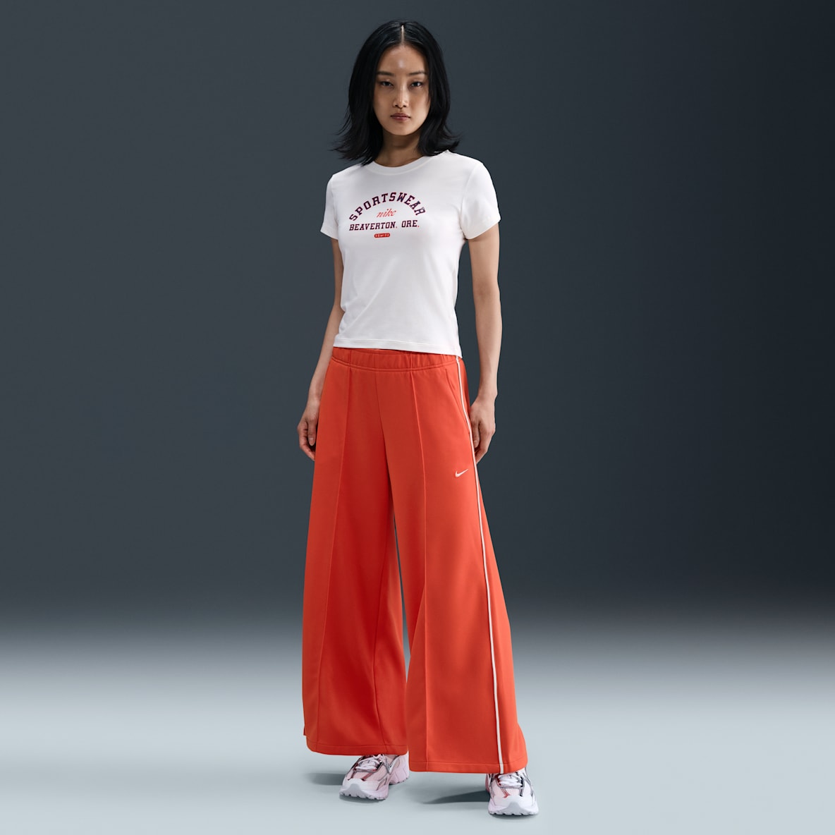 Nike Sportswear Nike Sportswear Women's Mid-Rise Wide-Leg Tracksuit Bottoms