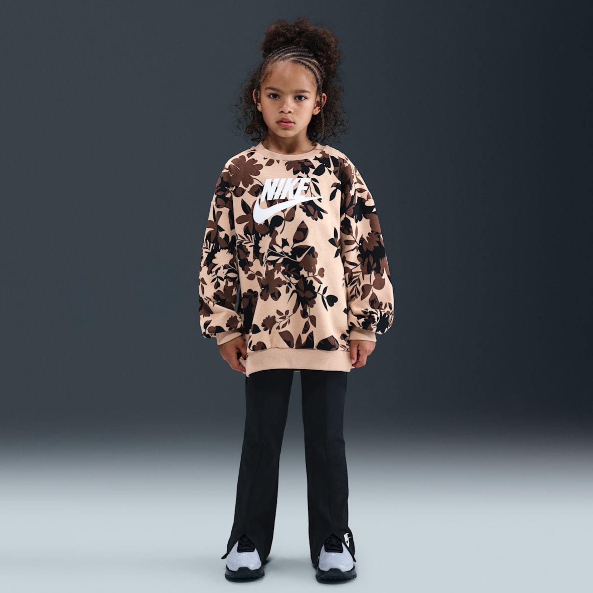 Nike Nike Conjunto de leggings y sudadera con camuflajeado floral para niños talla pequeña