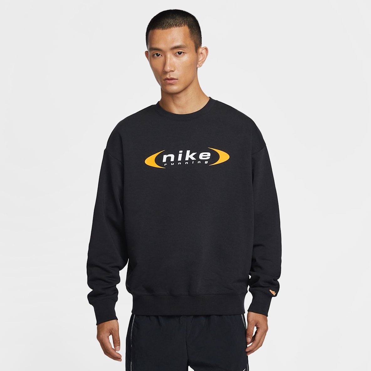 나이키 레트로 남성 드라이 핏 크루넥 러닝 스웻셔츠