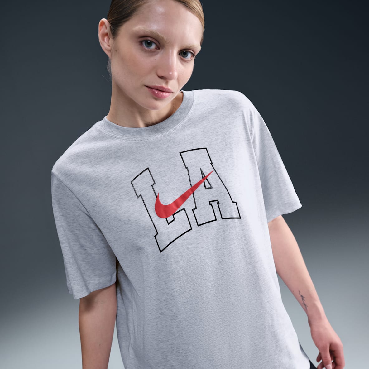 Nike Sportswear Essential Nike Sportswear Essential Women's Graphic T-Shirt