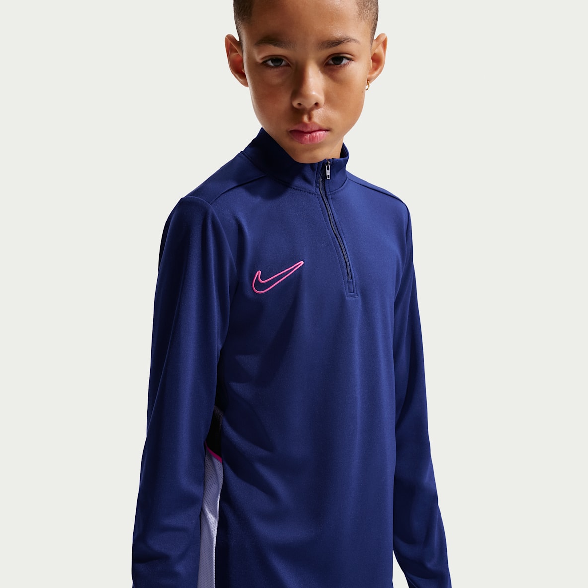 Nike Academy Older Kids' Dri-FIT Long-Sleeve 1/4-Zip Football Drill Top