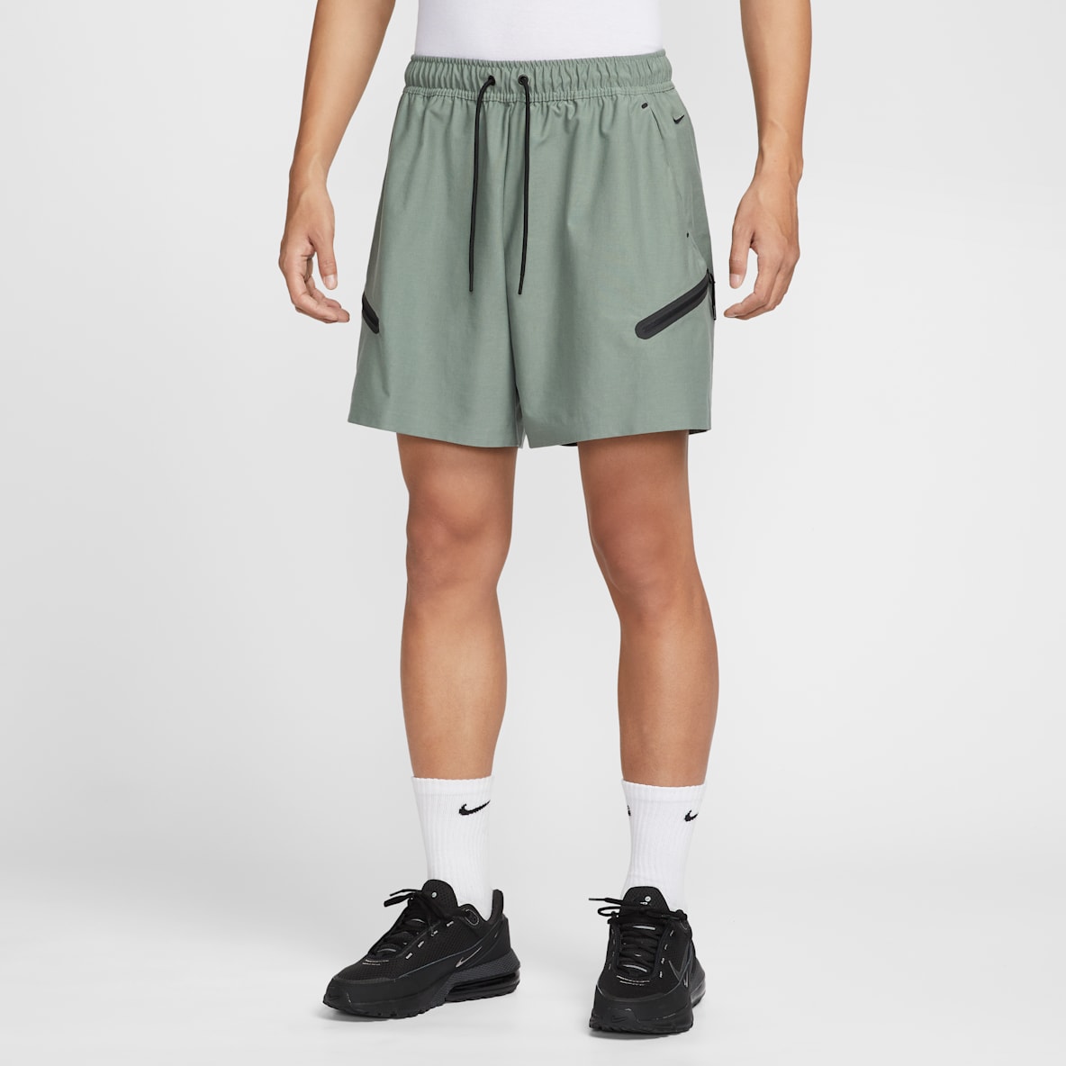 Nike Tech Nike Tech Men's Dri-FIT Shori Loose-Fit Shorts