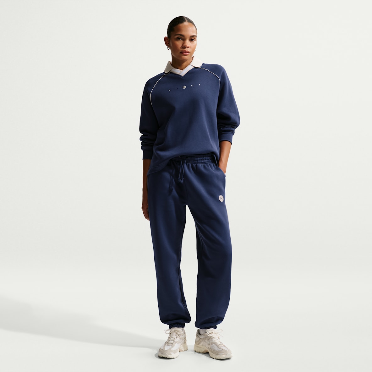 Nike Sportswear Phoenix Fleece Women's Oversized High-Waisted Graphic Pants