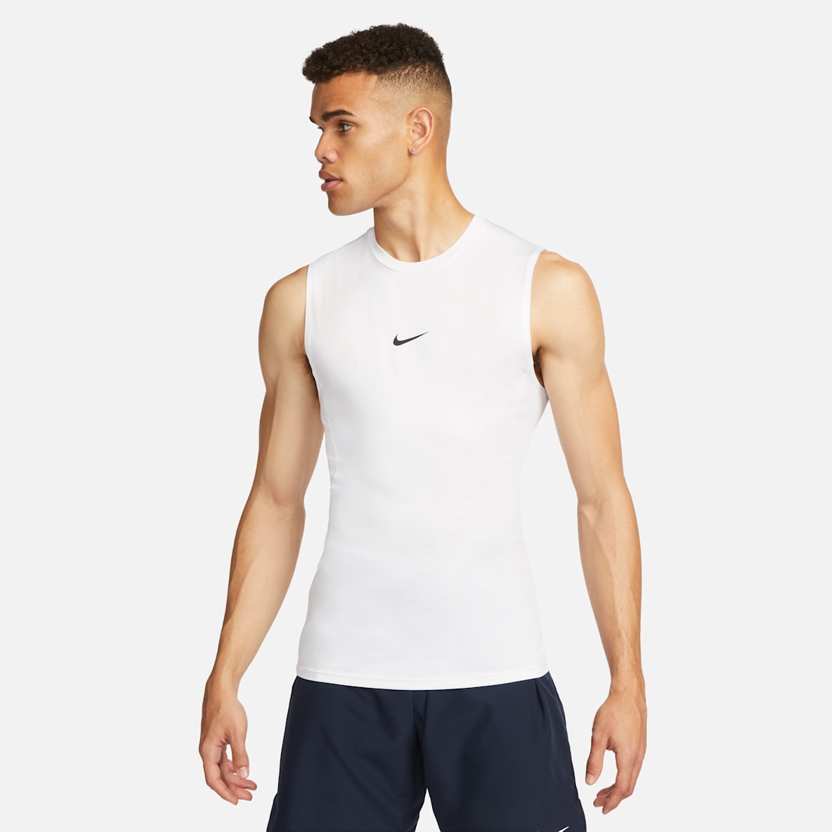 Nike Pro Nike Pro Ärmelloses Dri-FIT Fitnessoberteil mit enger Passform für Herren
