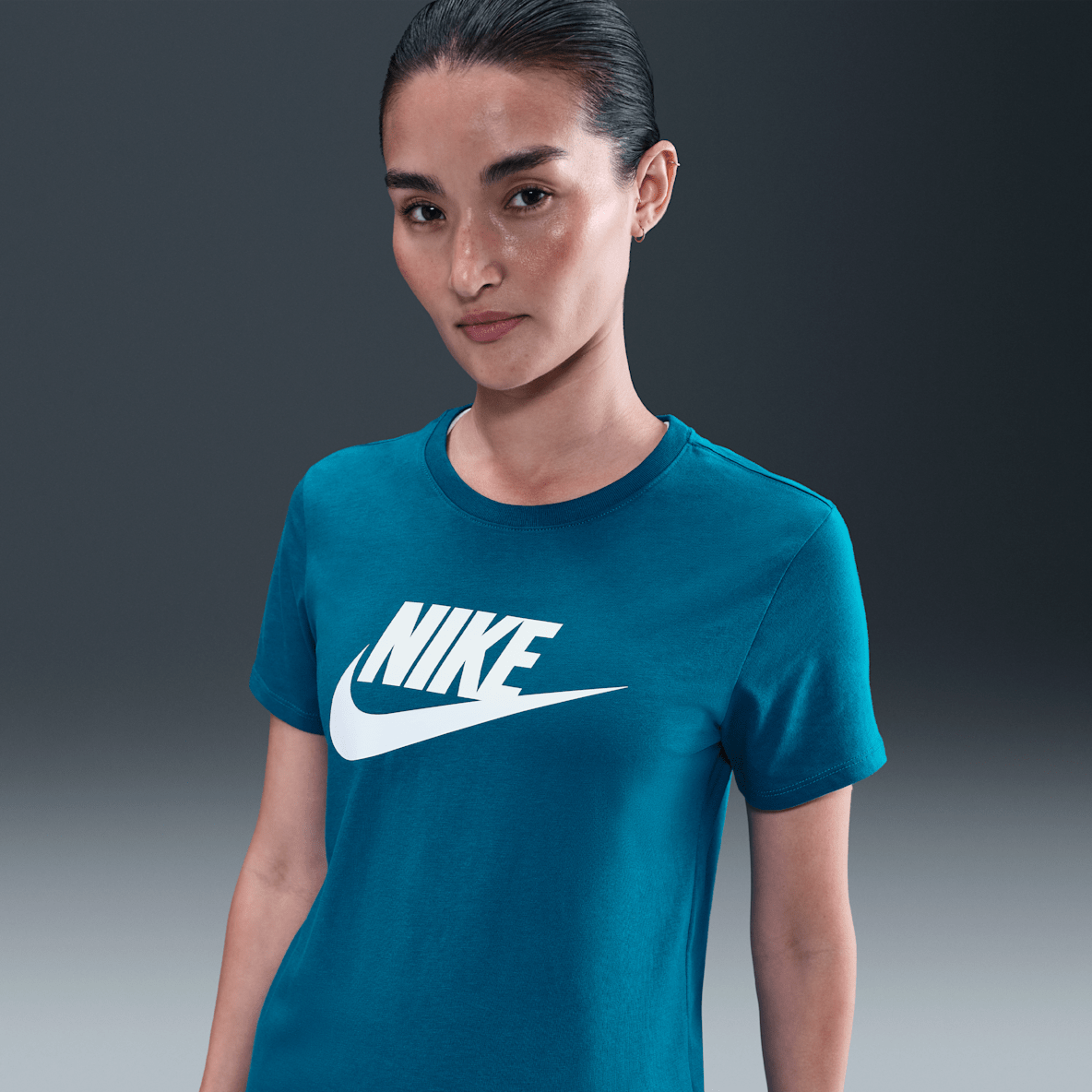 Nike Sportswear Essentials Nike Sportswear Essentials Women's Logo T-Shirt