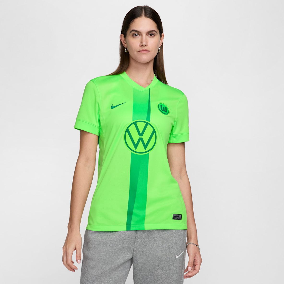VfL Wolfsburg Stadium 2024/25, domácí VfL Wolfsburg Stadium 2024/25, domácí Dámská replika fotbalového dresu Nike Dri-FIT