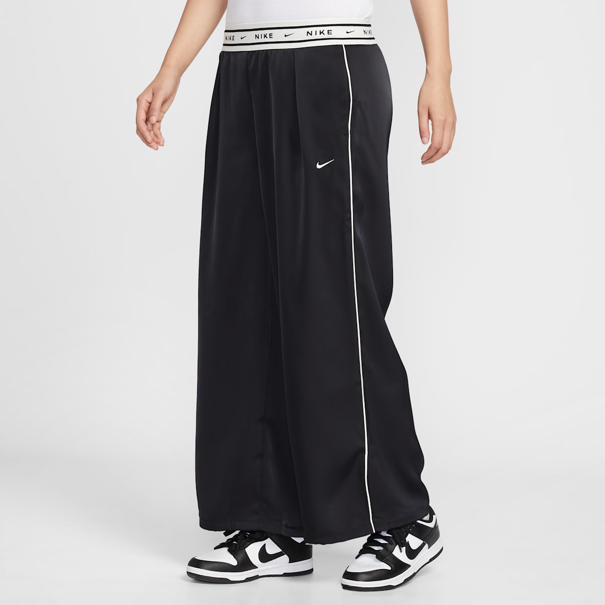 Nike Sportswear Nike Sportswear Women's Loose Mid-Rise Satin Trousers