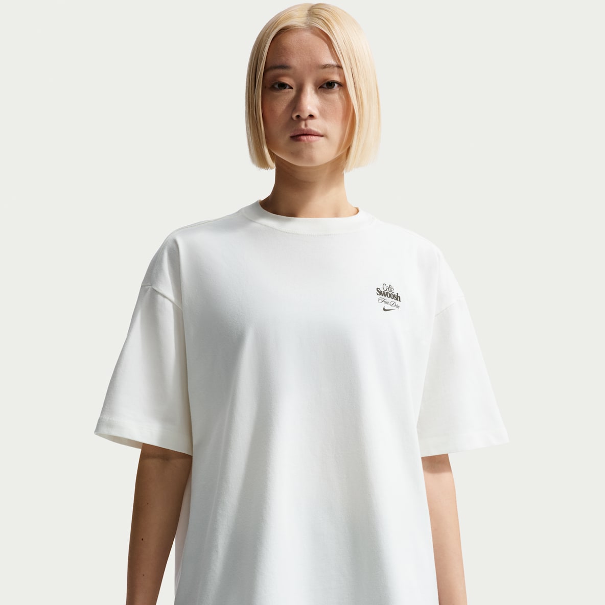 나이키 스포츠웨어 여성 오버사이즈 반팔 티셔츠