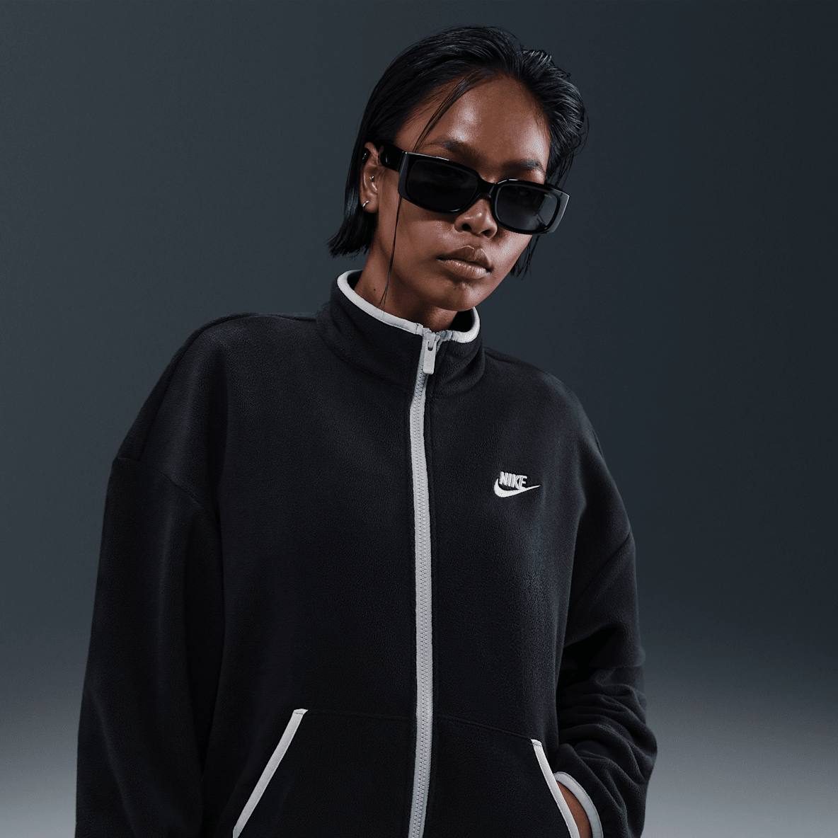 Nike Sportswear Club Fleece Nike Sportswear Club Fleece Chamarra deportiva cómoda y holgada de cierre completo para mujer