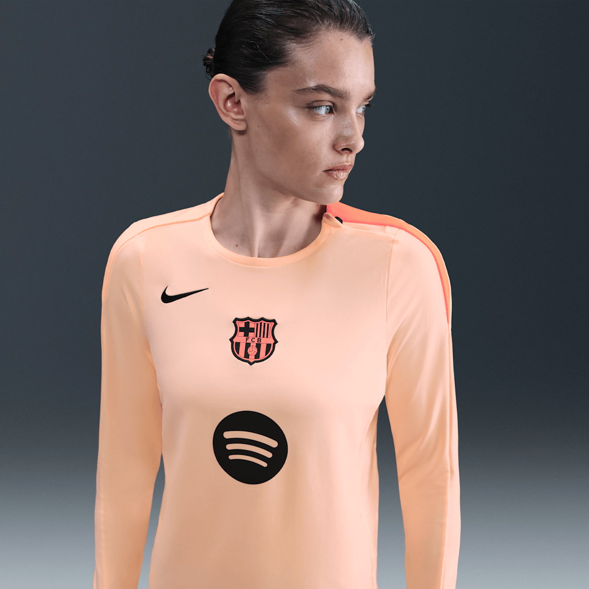 F.C. Barcelona Strike Third F.C. Barcelona Strike Third Women's Nike Dri-FIT Total 90 Football Knit Crew-Neck Top