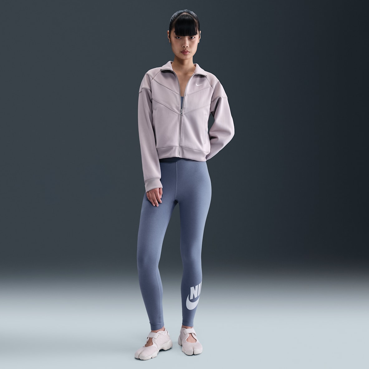 Nike Sportswear Classics Nike Sportswear Classics Women's High-Waisted Graphic Leggings