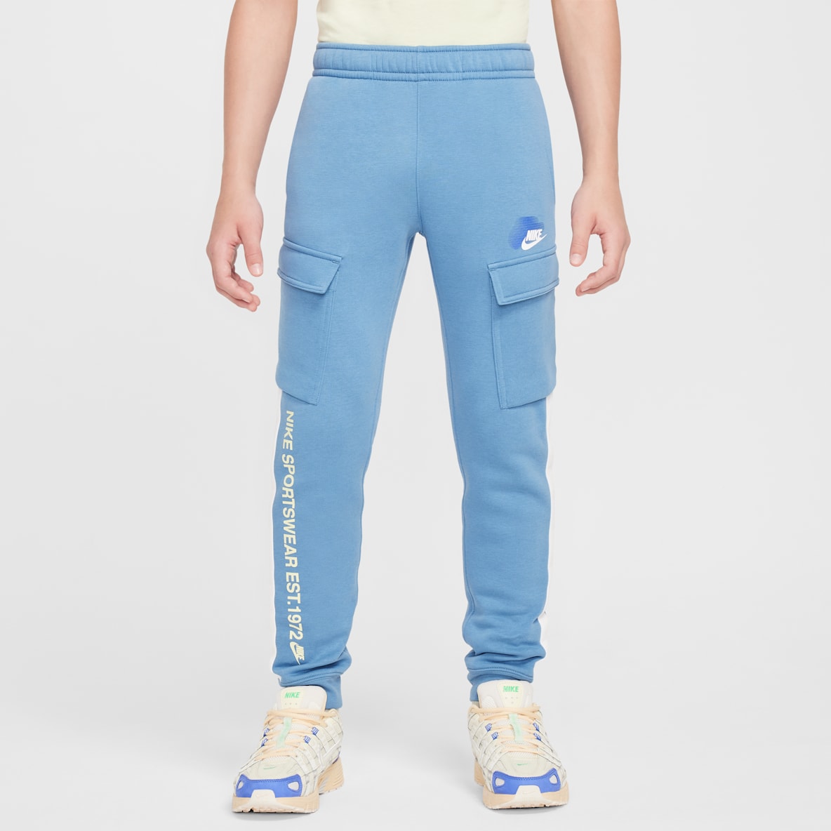 Nike Sportswear Standard Issue Nike Sportswear Standard Issue Older Kids' (Boys') Cargo Trousers