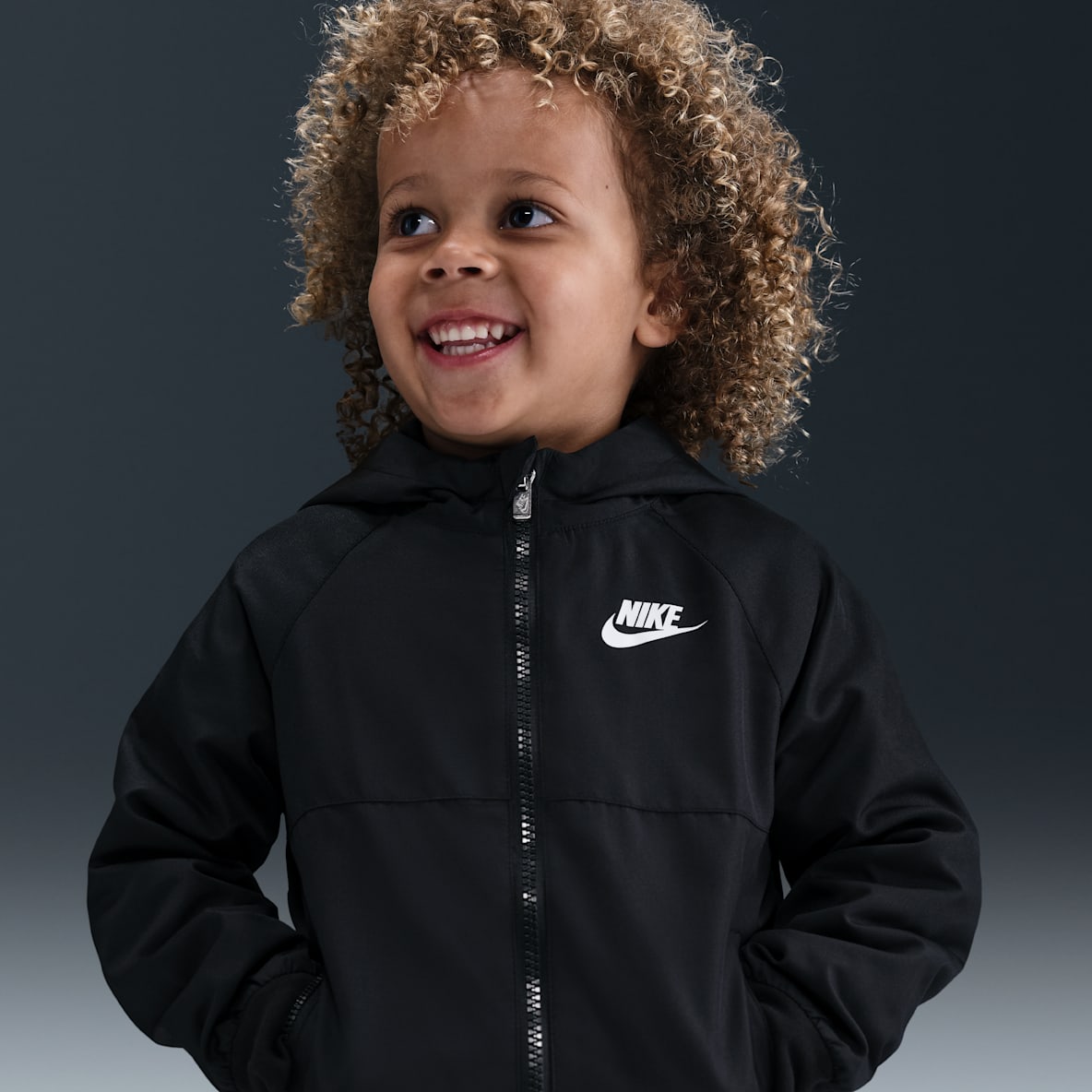 Nike Nike Rompevientos con paneles infantil