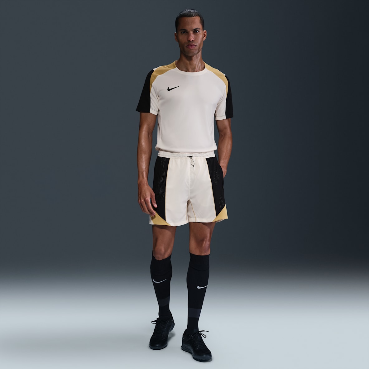 Nike Strike+ Nike Strike+ Men's Dri-FIT 12.5cm (approx.) Football Shorts