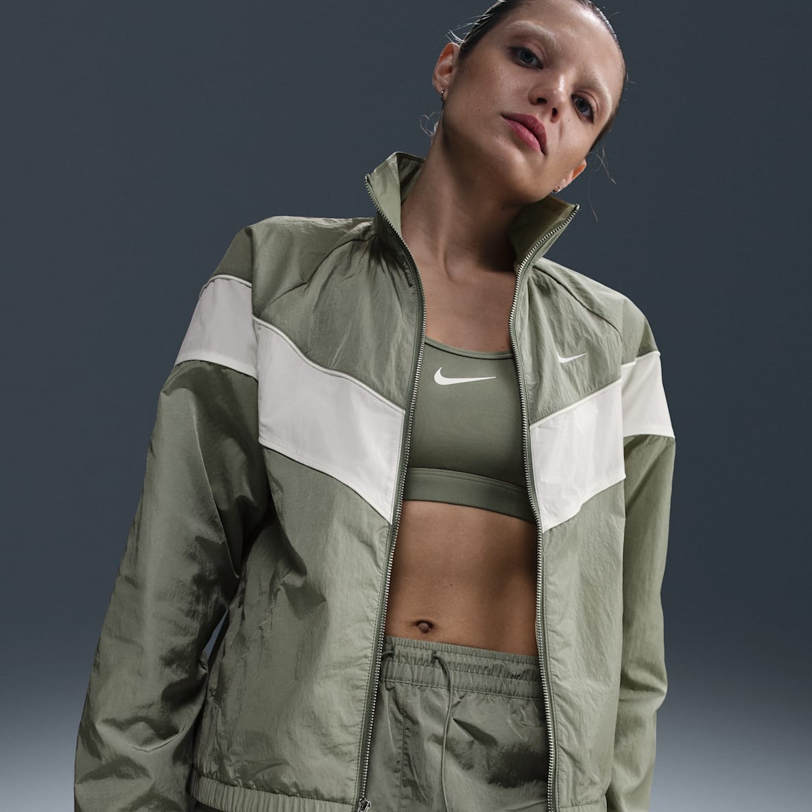 Nike Windrunner Nike Windrunner Women's Loose UV Woven Full-Zip Jacket