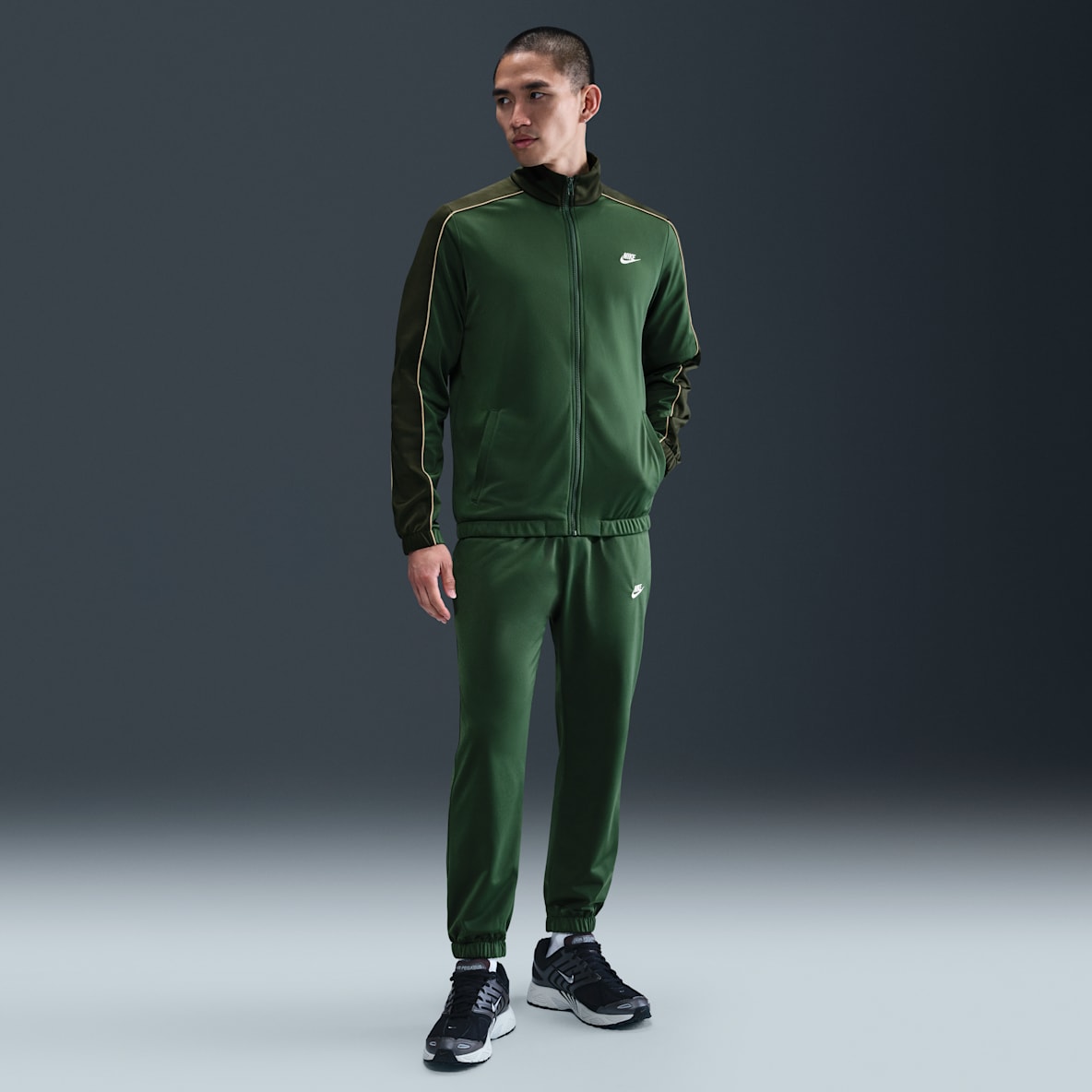 Nike Sportswear Club Nike Sportswear Club Men's Poly-Knit Tracksuit