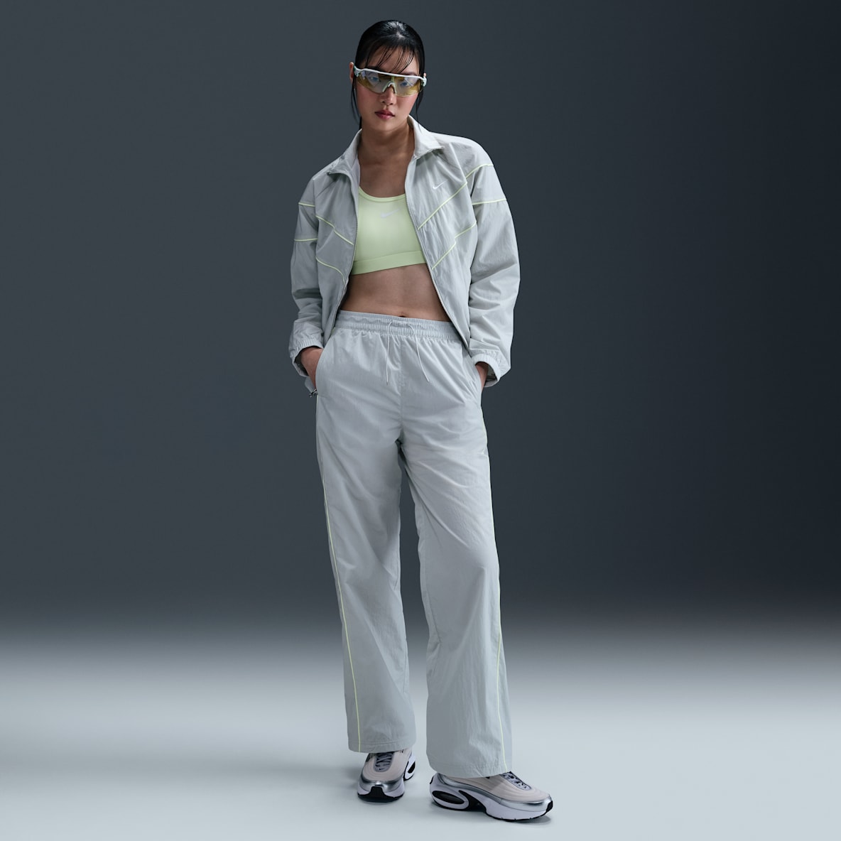 Nike Windrunner Nike Windrunner Webhose mit offenem Saum und hohem Taillenbund (Damen)
