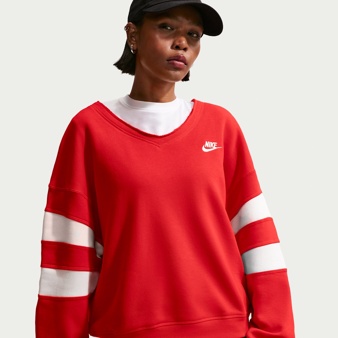 Nike Sportswear Club Fleece Nike Sportswear Club Fleece Women's Oversized V-Neck Sweatshirt