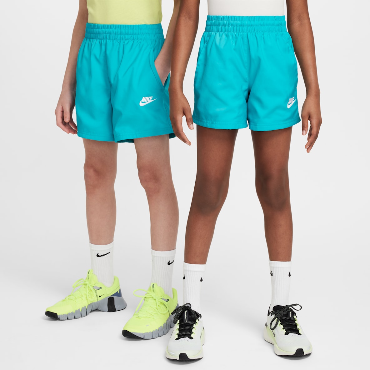 Nike Sportswear Club Shorts de tejido Woven de 12 cm para niños talla grande