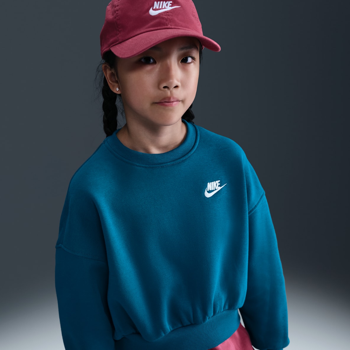 Nike Sportswear Club Fleece Nike Sportswear Club Fleece Sudadera de cuello redondo Dri-FIT de corte cuadrado para niña